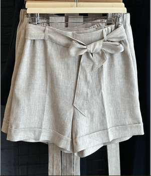 Lniane szorty damskie z paskiem