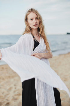 Duży szal z lnianej mgiełki - kolor biały