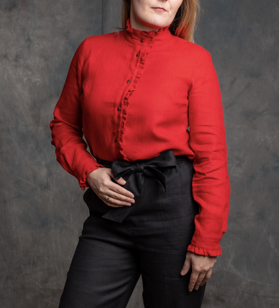 Koszula lniana ze stójką i falbanką